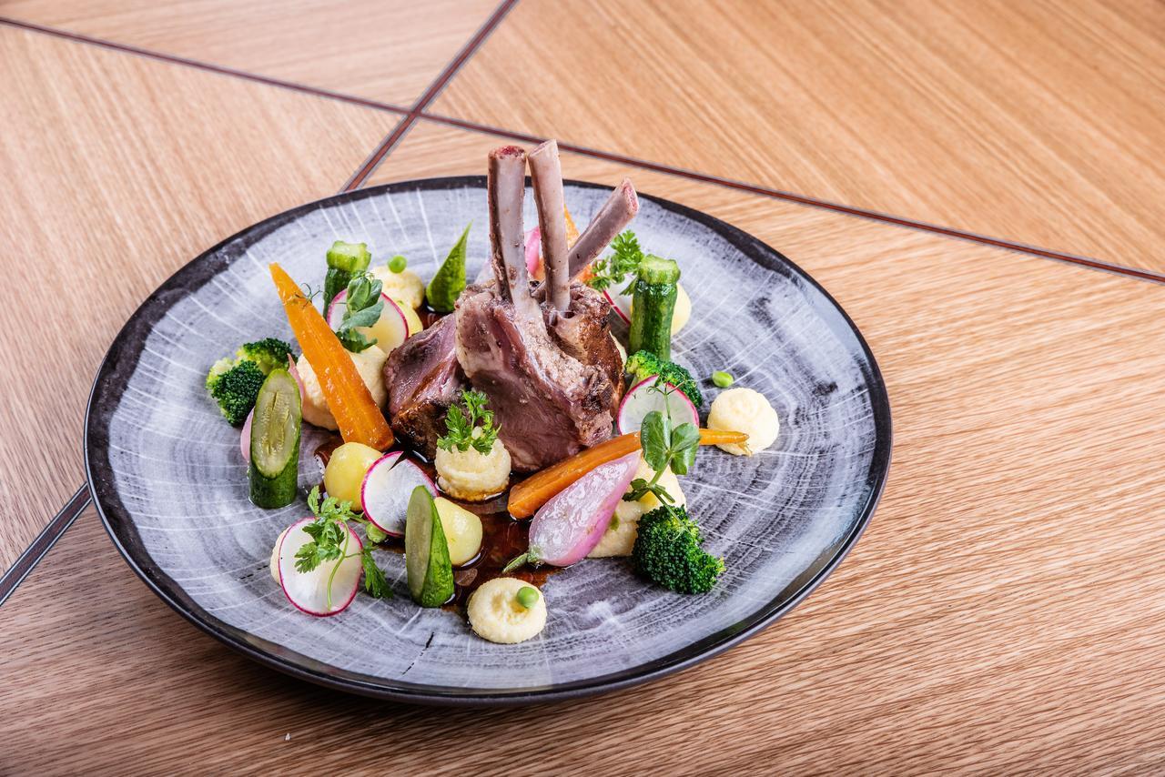 Restaurant & Design Hotel Noem Arch Brno Bagian luar foto