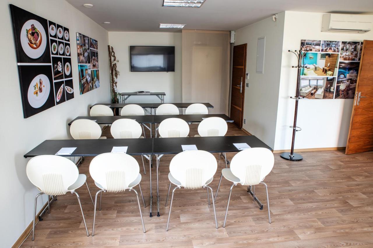 Restaurant & Design Hotel Noem Arch Brno Bagian luar foto