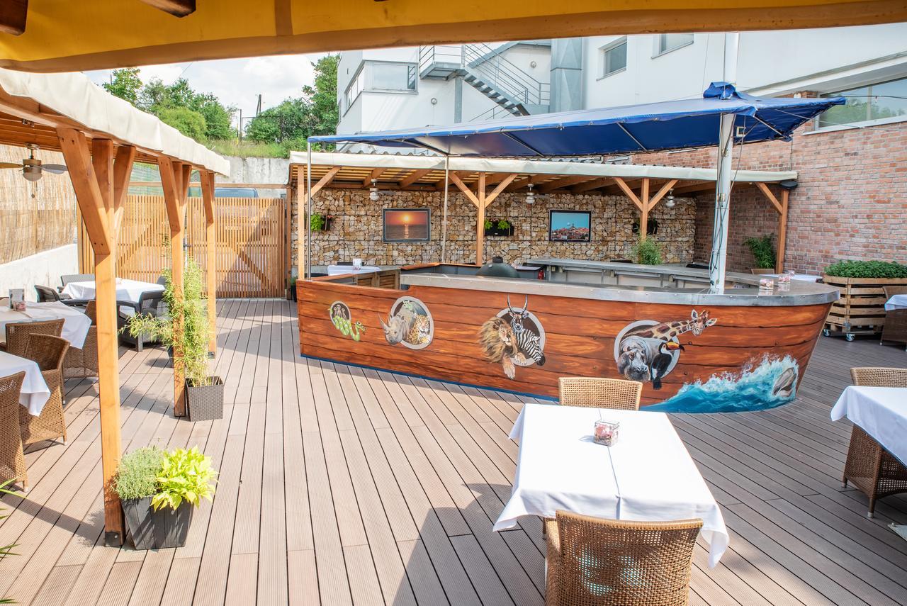 Restaurant & Design Hotel Noem Arch Brno Bagian luar foto