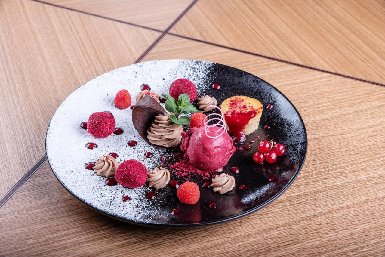 Restaurant & Design Hotel Noem Arch Brno Bagian luar foto